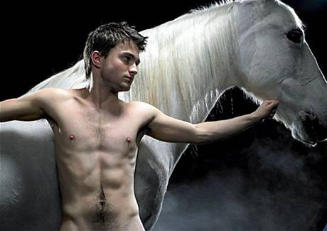Daniel Radcliffe v divadelní he Equus